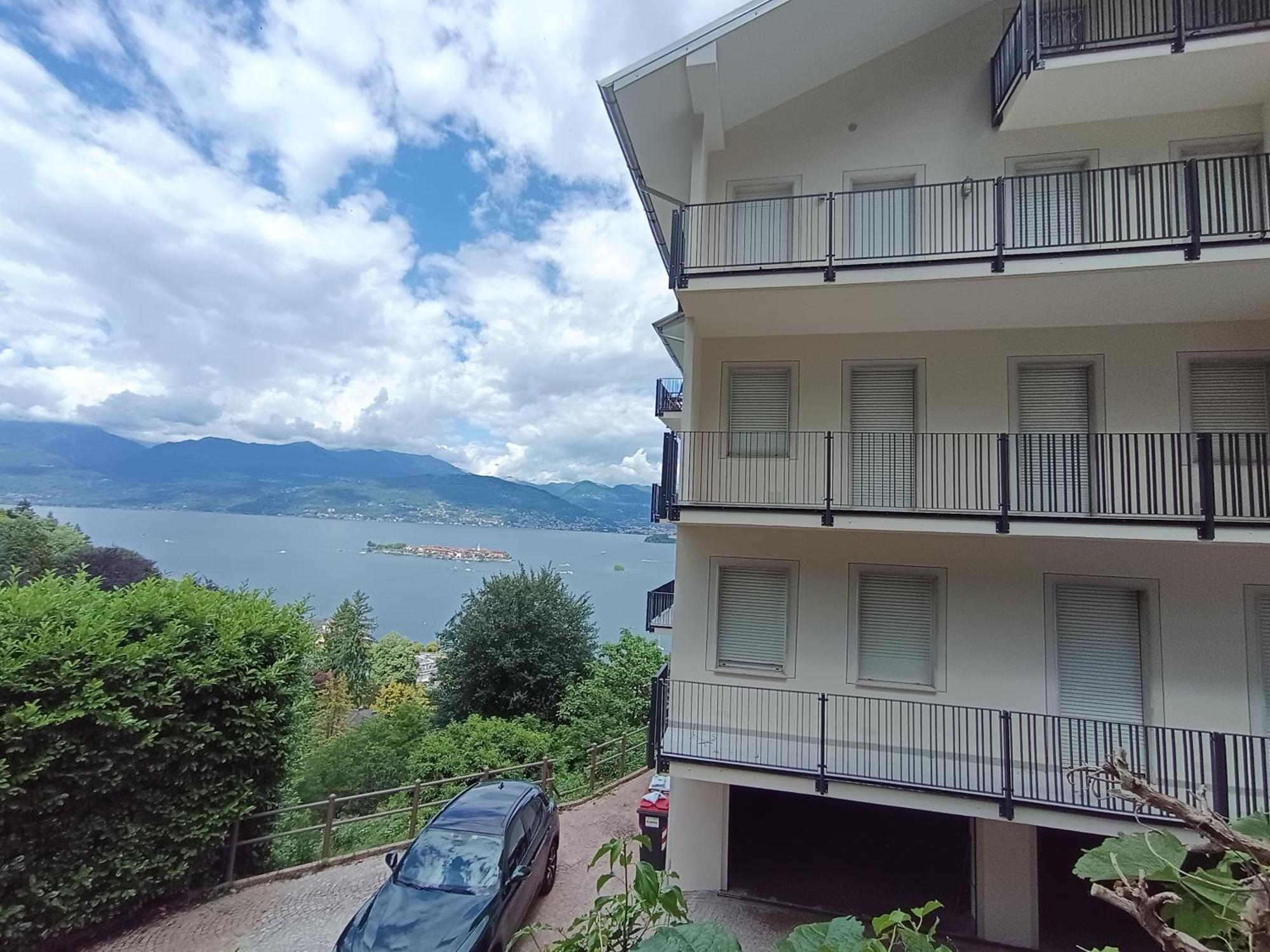 Felicita Apartment Стреза Екстериор снимка