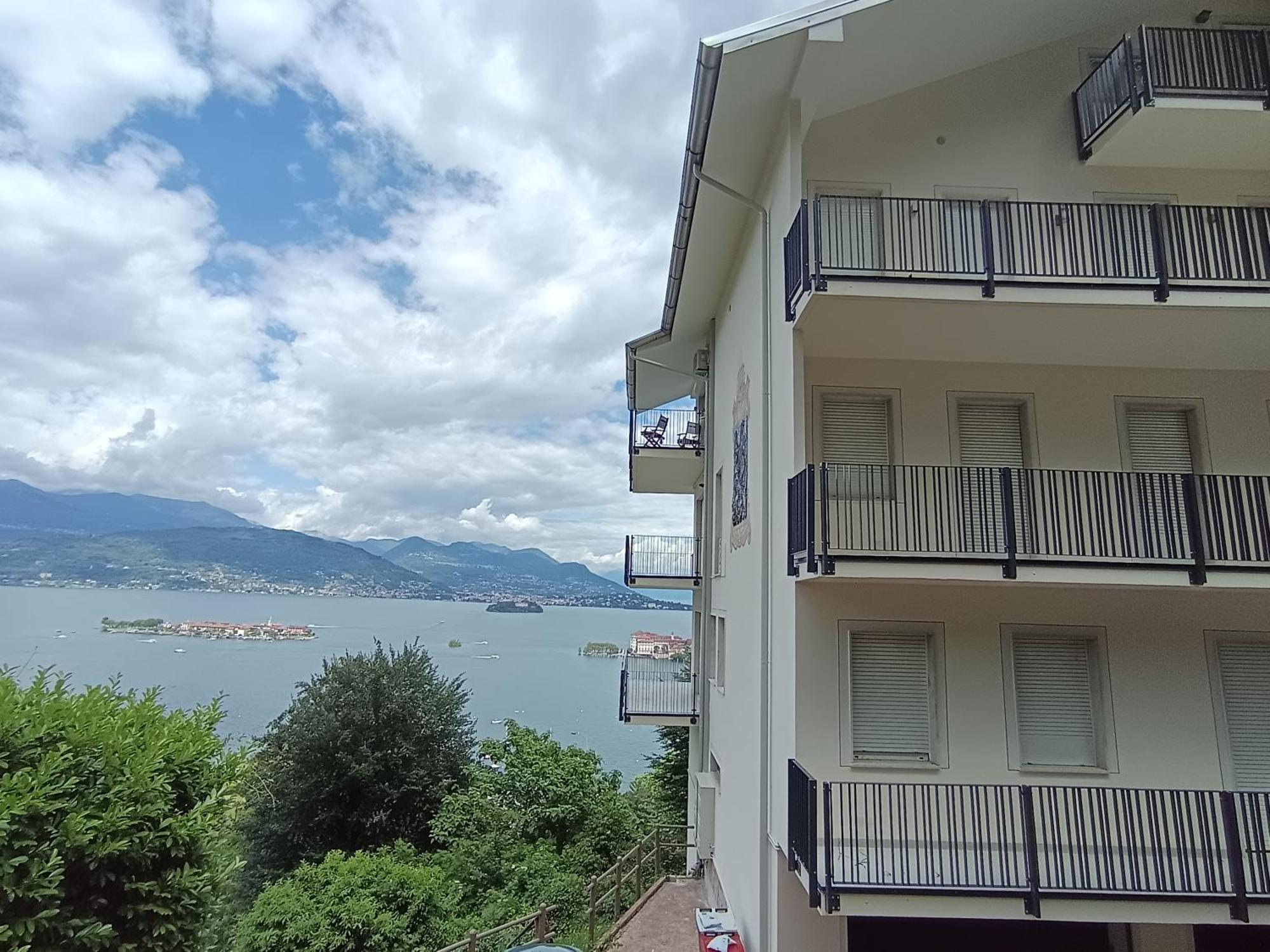 Felicita Apartment Стреза Екстериор снимка